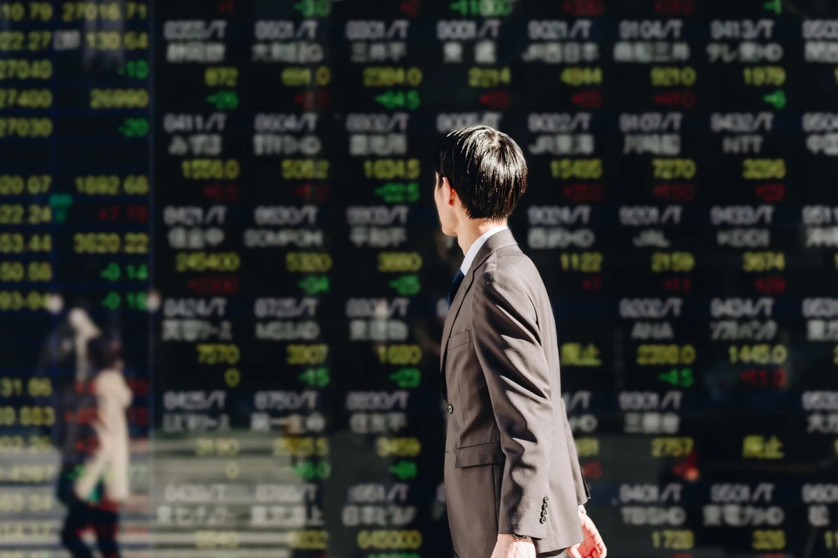 عقب‌نشینی بازارهای سهام آسیا و نگرانی از سیاست‌های فدرال رزرو