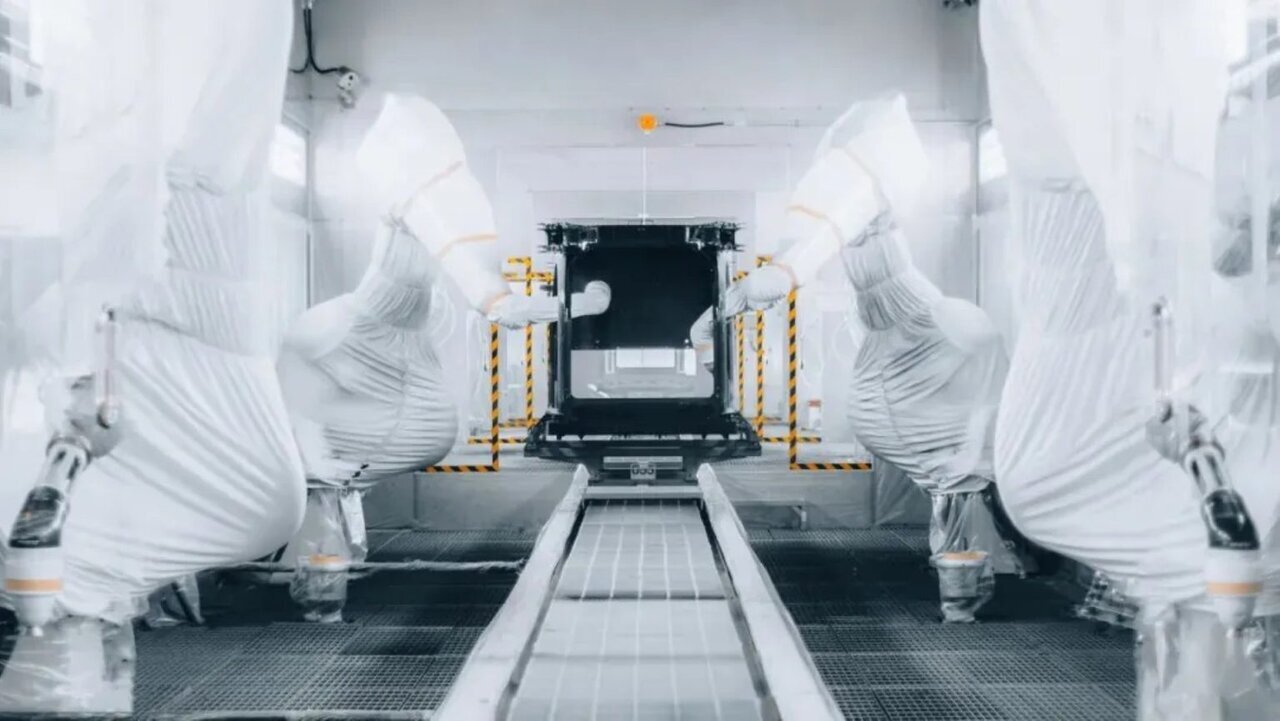 خط تولید اولین خودروی پرنده افتتاح شد + عکس خط تولید اولین خودروی پرنده افتتاح شد + عکس