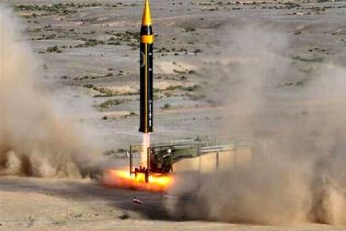 رونمایی از اولین موشک سوخت جامد ایران/ موشکی که دنیا را خیره کرد!  + عکس