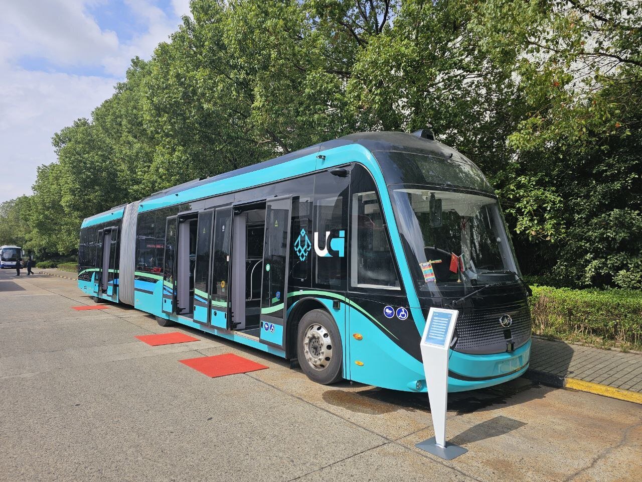 تحول ترافیکی در تهران / متروباس برقی به خیابانها میآید! تحول ترافیکی در تهران / متروباس برقی به خیابانها میآید!