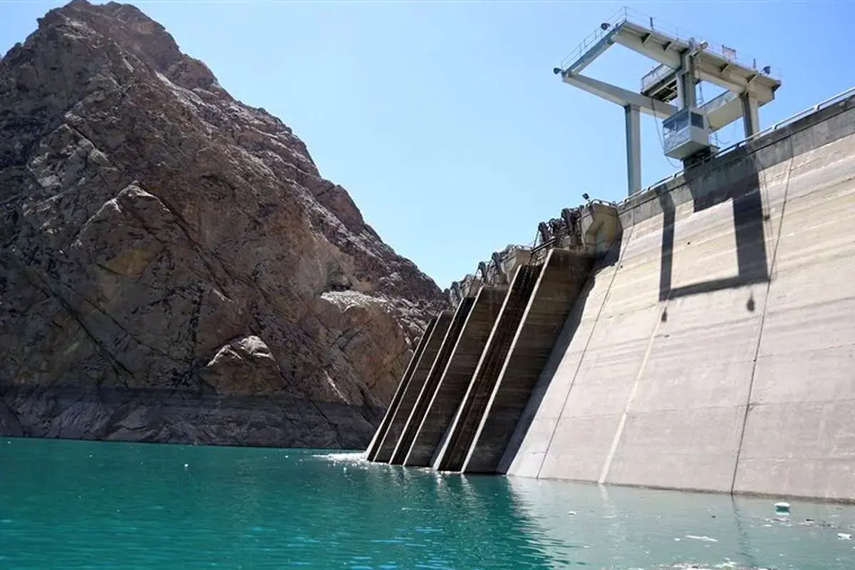 زنگ خطر بی‌آبی برای پایتخت‌نشینان/ فقط یک درصد آب در سد لار باقی ماند