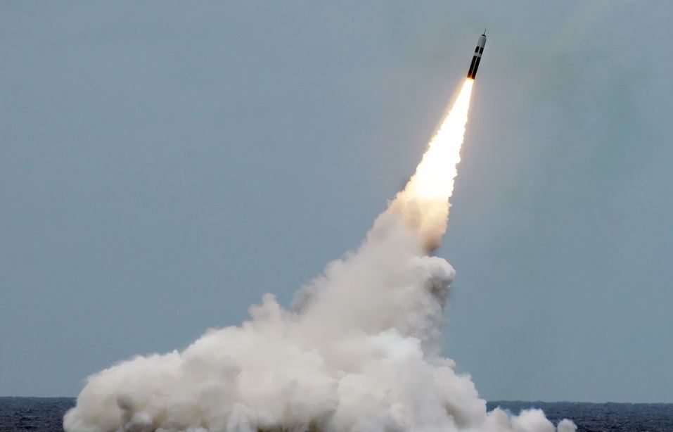 موشک بالستیک چیست؟ / تفاوت موشک کروز و بالستیک