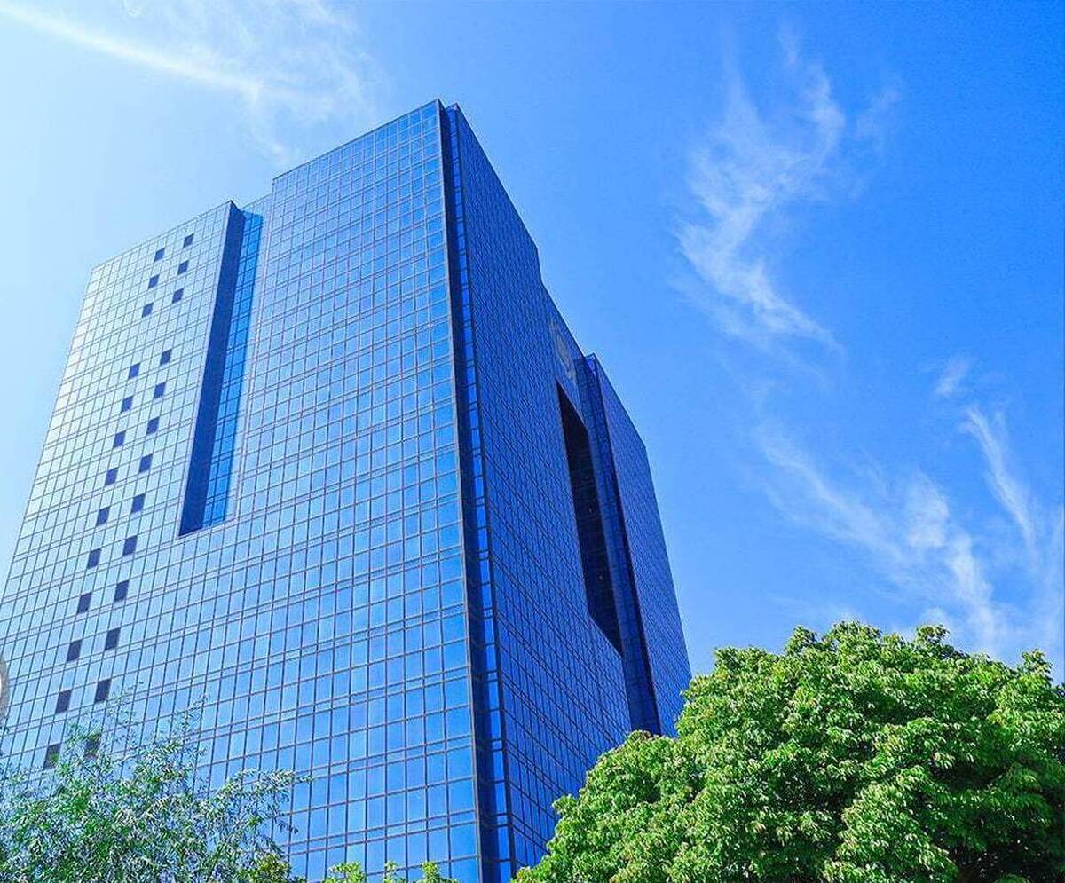 بانک‌ها همچنان به بازار شبانه پناه می‌برند