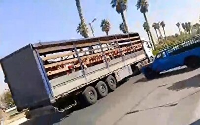 جابه‌جایی دانش‌آموزان با یک خودروی فوق لاکچری در جهرم+ فیلم