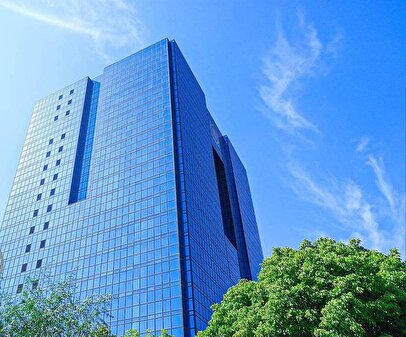 بانک‌ها همچنان به بازار شبانه پناه می‌برند