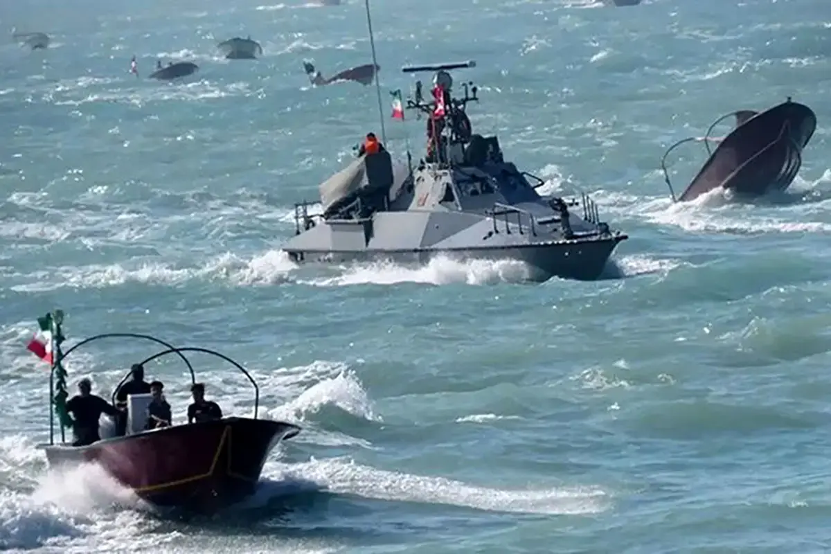 توقیف شناور حامل ۳۰ هزار لیتر سوخت قاچاق در خلیج فارس