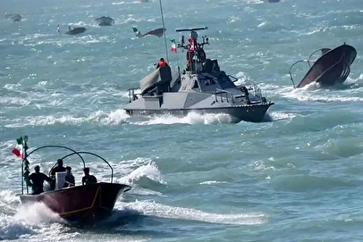 توقیف شناور حامل ۳۰ هزار لیتر سوخت قاچاق در خلیج فارس