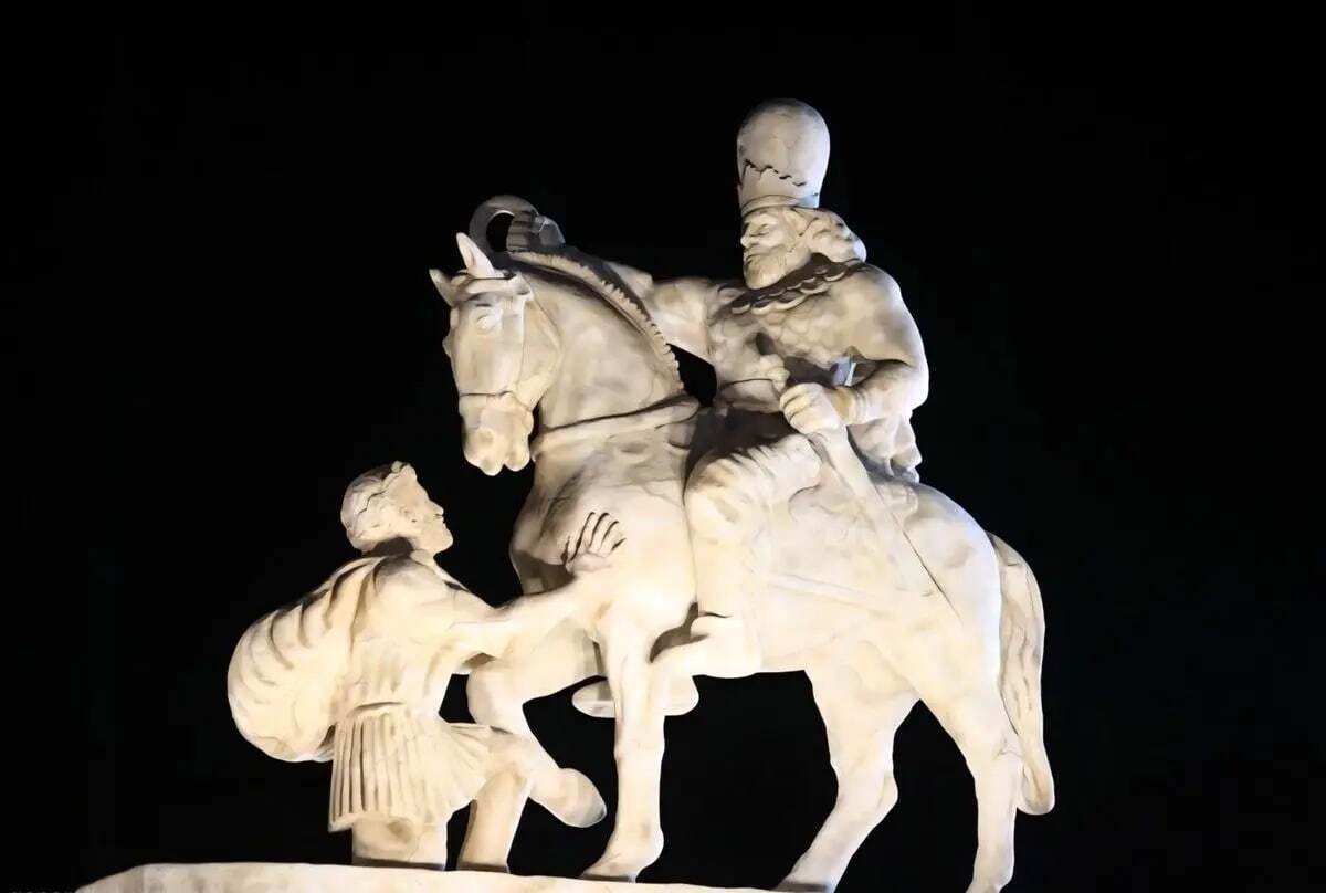 نصب مجسمه والرین در ورودی تهران/ نمایش قدرت ایران به بازدیدکنندگان خارجی