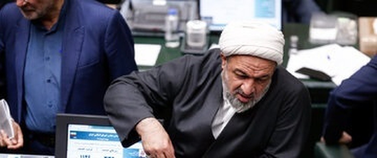 حمله تند رسایی به عارف/ رسایی: عارف لغو تابعیت فرزندش را نپذیرفت