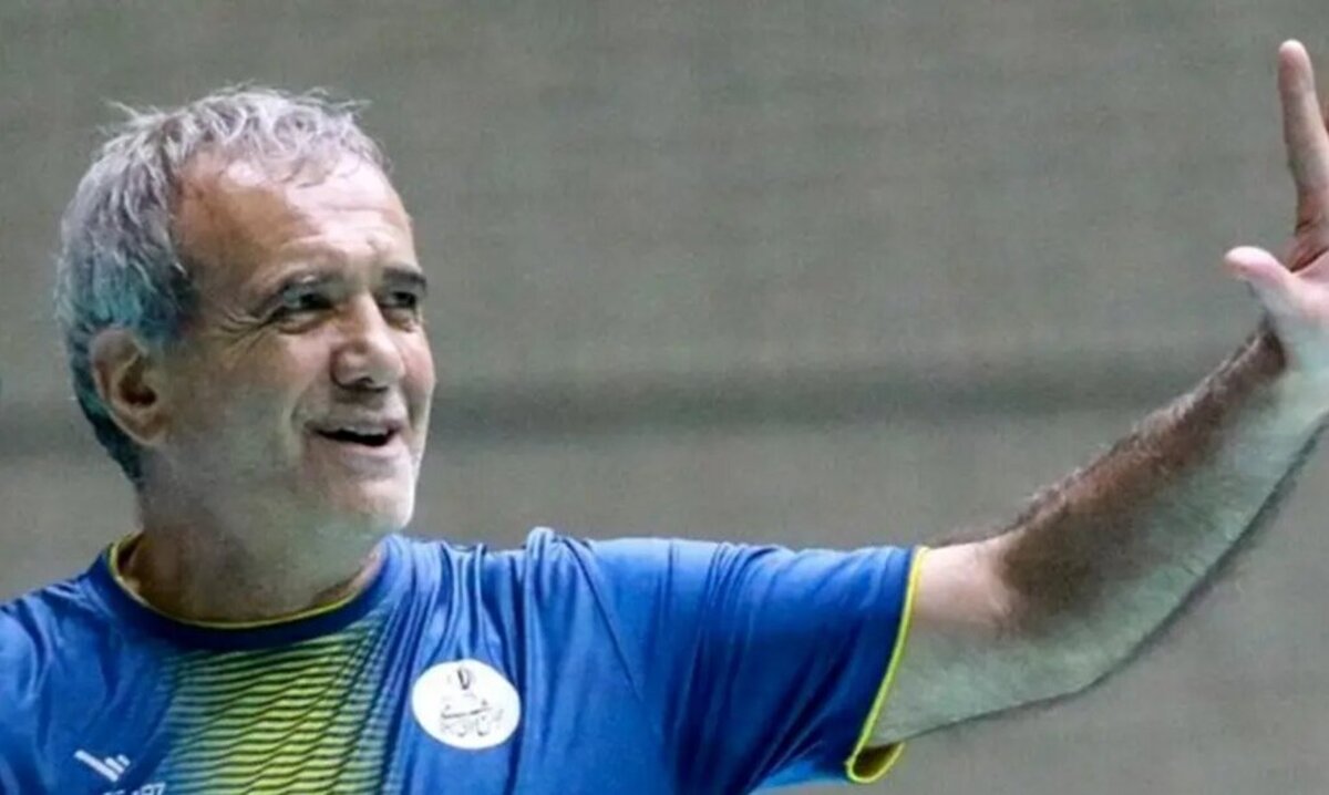 پزشکیان با تیم ملی فوتبال ایران تمرین کرد