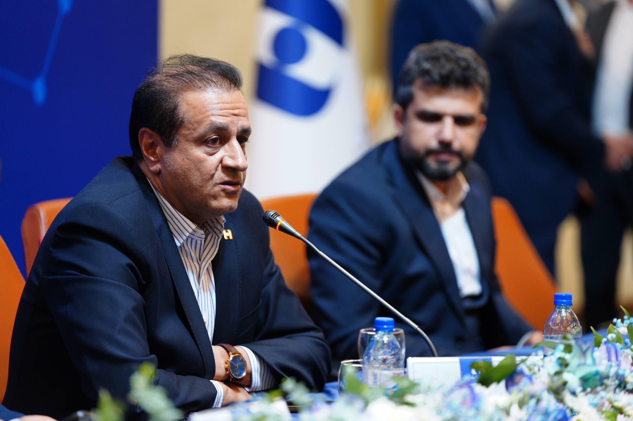 راهبرد بانک صادرات ایران خروج از بنگاهداری و تمرکز بر فعالیتهای مولد و شفاف است راهبرد بانک صادرات ایران خروج از بنگاهداری و تمرکز بر فعالیتهای مولد و شفاف است