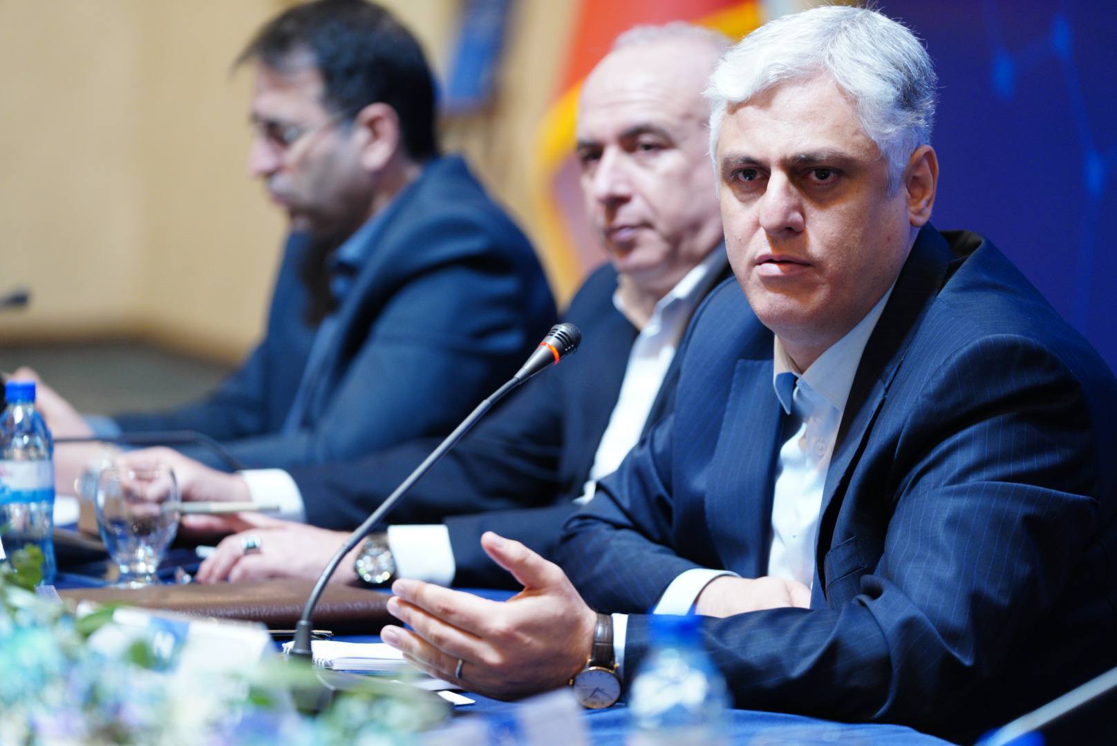 راهبرد بانک صادرات ایران خروج از بنگاهداری و تمرکز بر فعالیتهای مولد و شفاف است راهبرد بانک صادرات ایران خروج از بنگاهداری و تمرکز بر فعالیتهای مولد و شفاف است