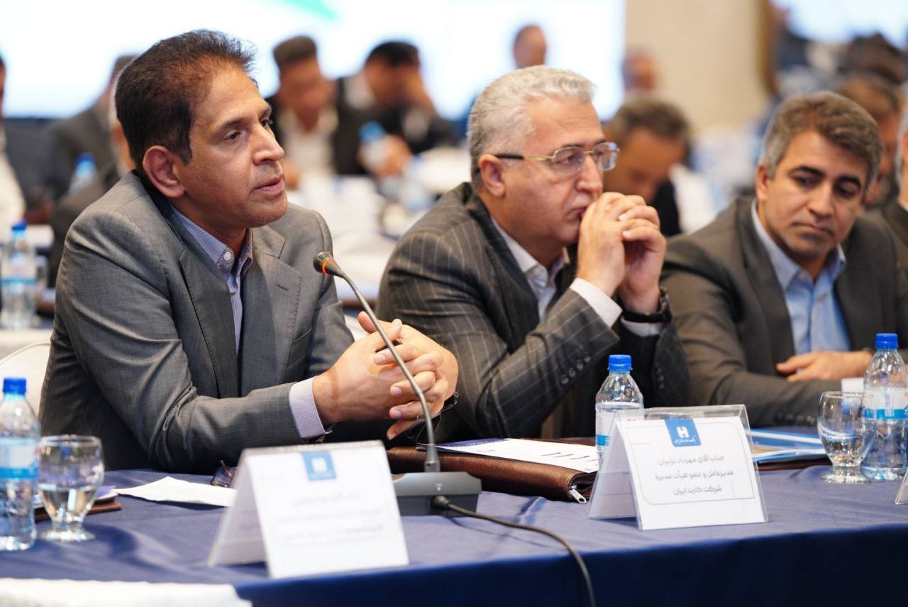 راهبرد بانک صادرات ایران خروج از بنگاهداری و تمرکز بر فعالیتهای مولد و شفاف است راهبرد بانک صادرات ایران خروج از بنگاهداری و تمرکز بر فعالیتهای مولد و شفاف است