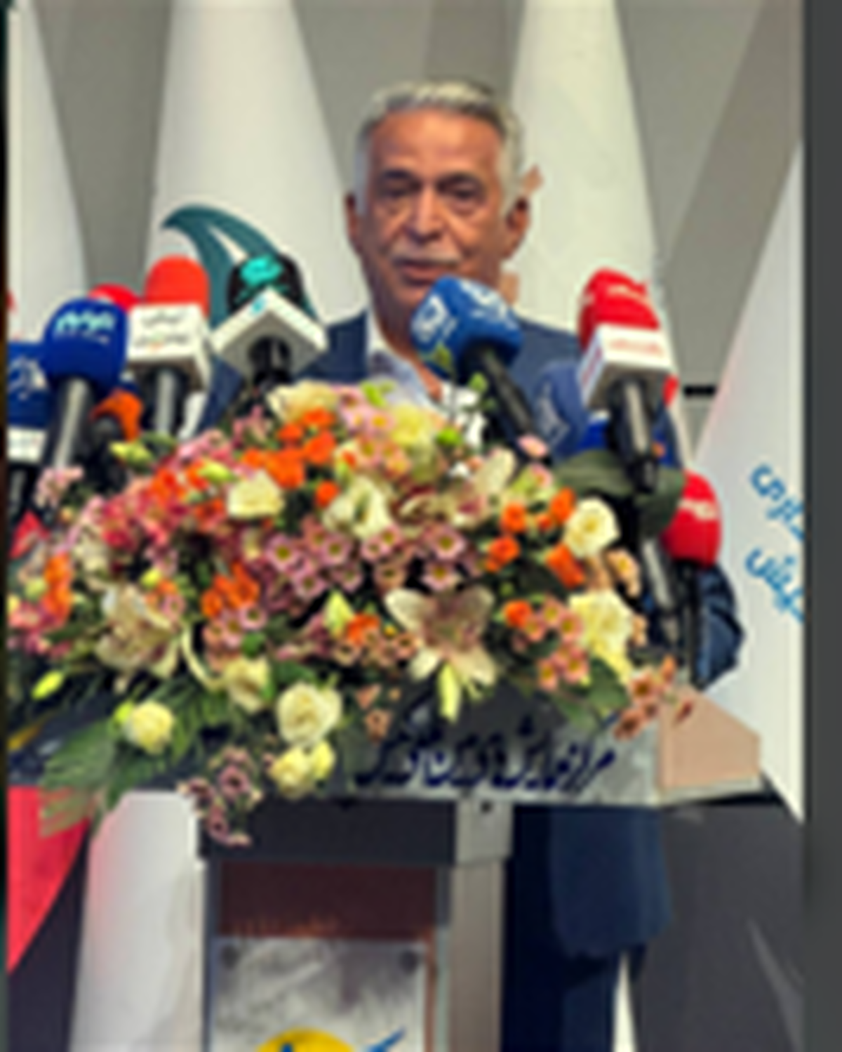 بنگاه‌های اقتصادی زیر فشار تورم و محدودیت‌های ارزی