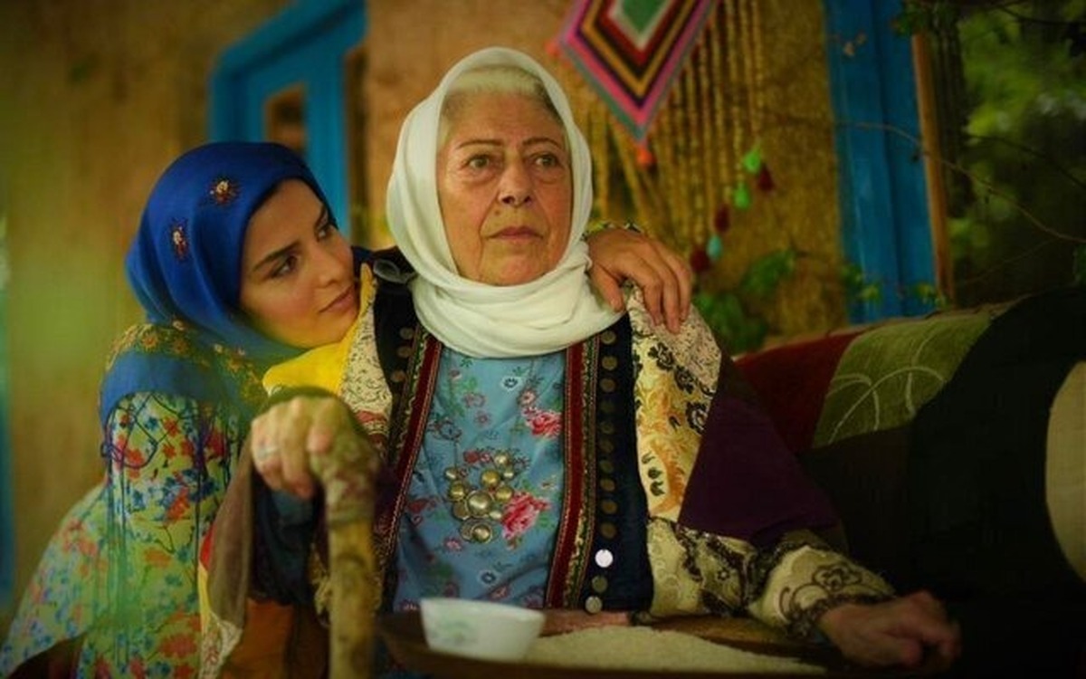 بازیگر زن سریال معروف خودکشی کرد / تعرض تهیه کننده معروف به غزاله اکرمی جنجالی شد