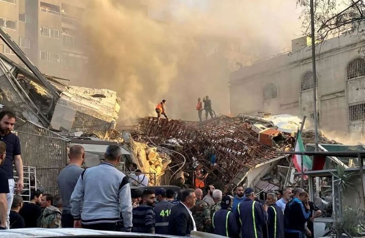 تصاویر هولناک از حمله اسرائیل به میدان تجریش / انتشار ویدئو دوربین‌های امنیتی از جنگ ۱۲ روزه برای اولین بار + فیلم