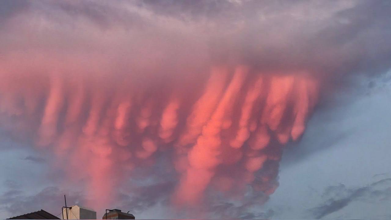 مشاهده ابرهای عجیب در آسمان ترکیه + تصاویر