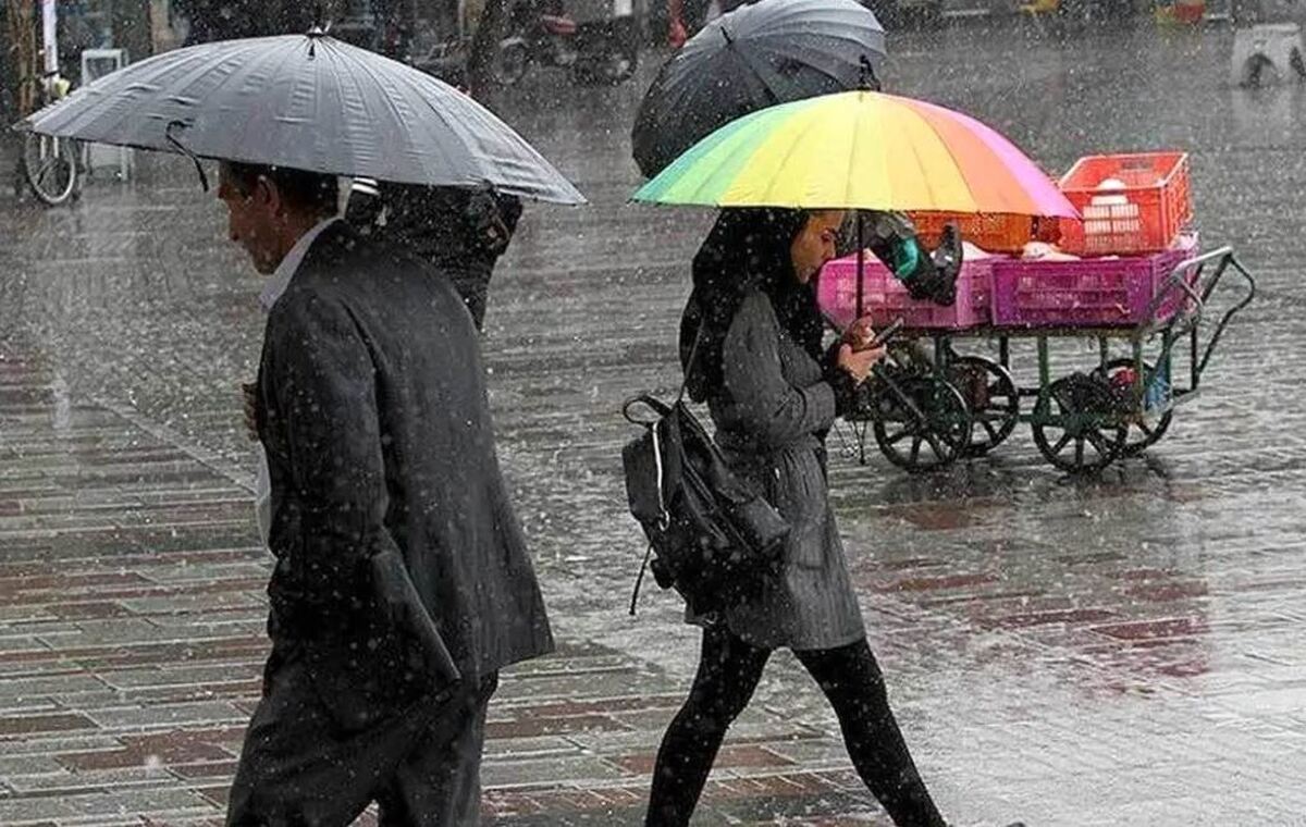 ورود سامانه بارشی به کشور / کدام شهرها رنگ باران را می‌بینند؟
