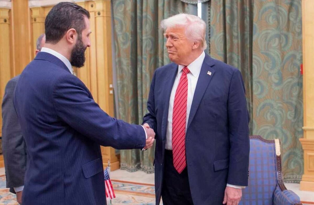 ترامپ دوباره خبرساز شد / عطر روی لباس جولانی!