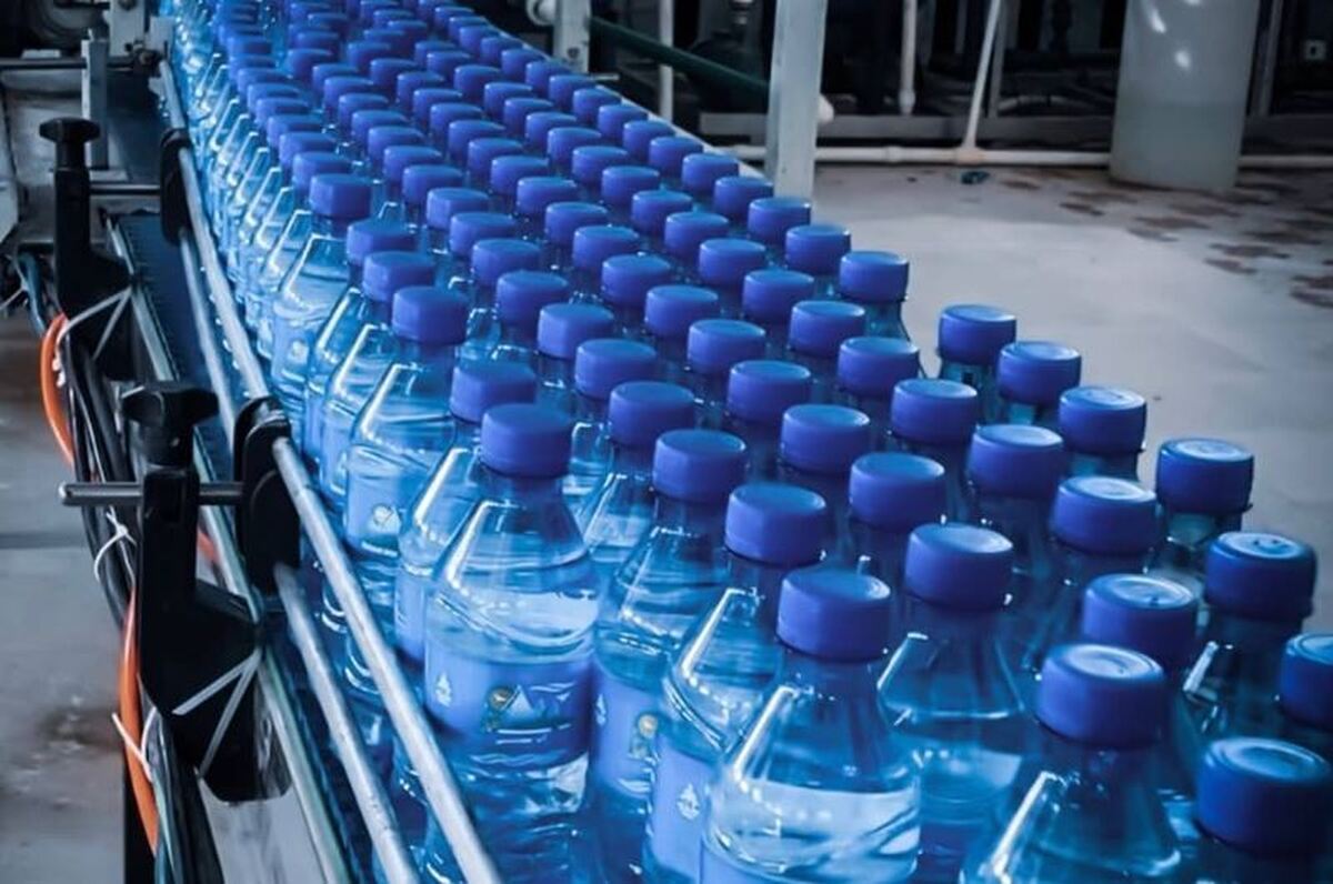 هر شب ۸۱۰ میلیارد تومان از جیره‌بندی آب در جیب شرکت‌ها سرازیر می‌شود/ نان چه کسانی در بی‌آبی مردم است؟