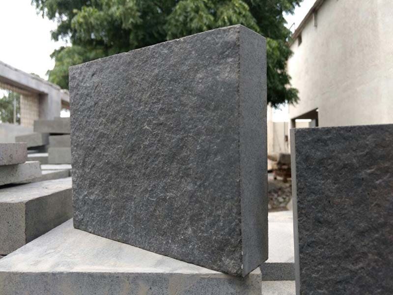 سنگ بازالت؛ کاربردها، ویژگی‌ها و قیمت انواع بازالت