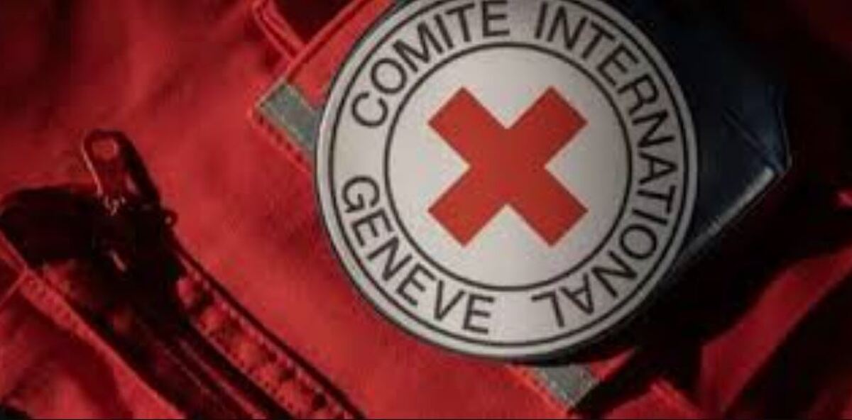 صدور کارت معیشت برای آزادگان از طرف صلیب سرخ؟ / بنیاد شهید واکنش نشان داد