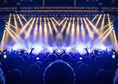 درخواست ۵ خواننده مشهور ایرانی در لس‌آنجلس / بگذارید به ایران برگردیم