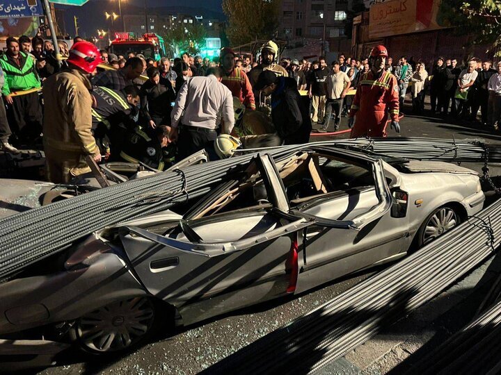 واژگونی وحشتناک کامیون حامل میلگرد در شهران/ سمند له شد + تصاویر واژگونی وحشتناک کامیون حامل میلگرد در شهران/ سمند له شد + تصاویر