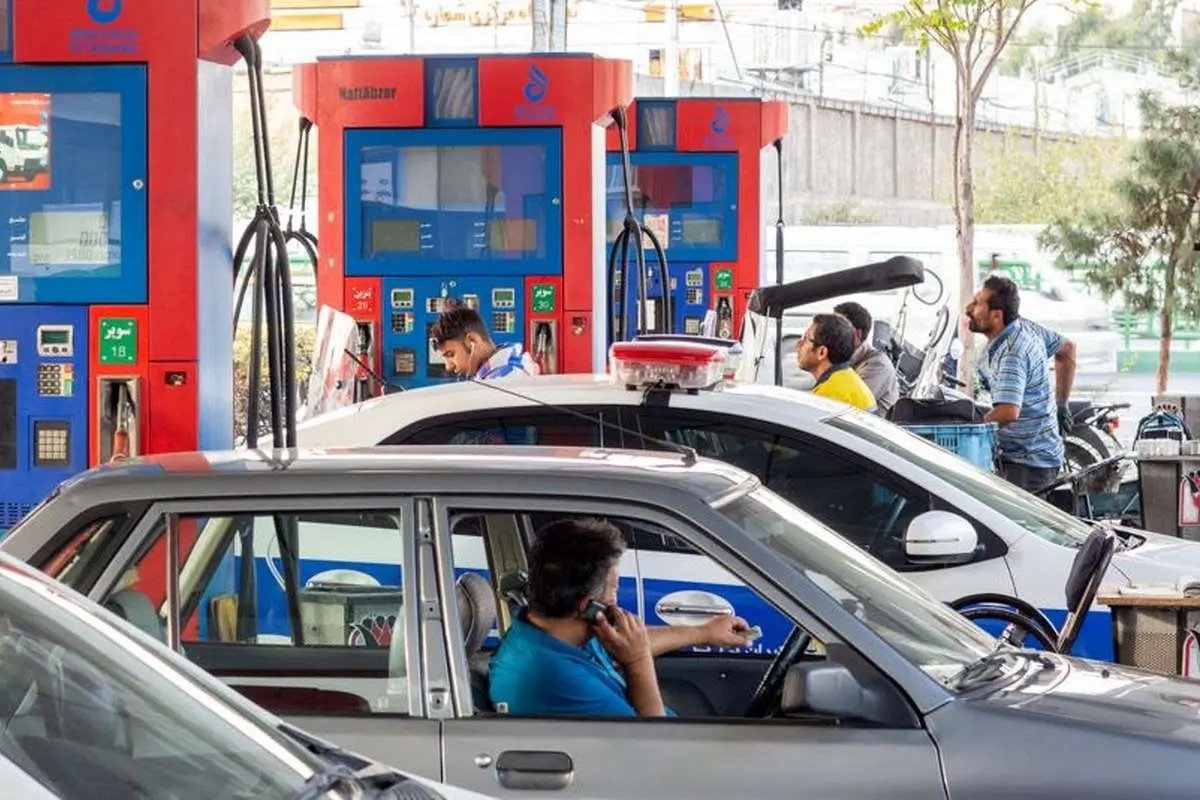 دولت در سکوت سومین نرخ بنزین را به این کارت سوخت‌ها می‌زند / ادعای جنجالی یک نماینده مجلس