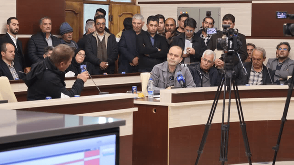 اخراج ناباورانه یک مدیر در حضور وزیر کشاورزی با لحن تند + فیلم