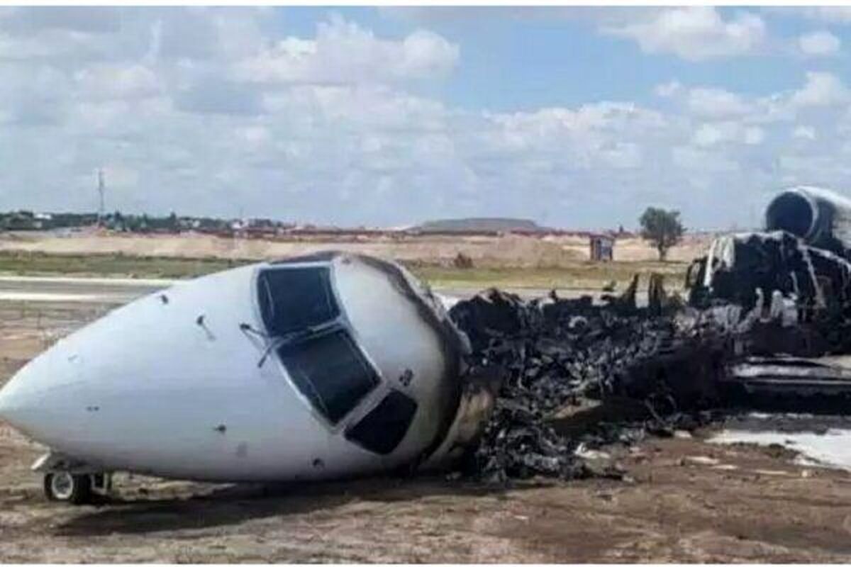 سقوط هواپیمای حامل وزیر در نزدیکی فرودگاه + فیلم
