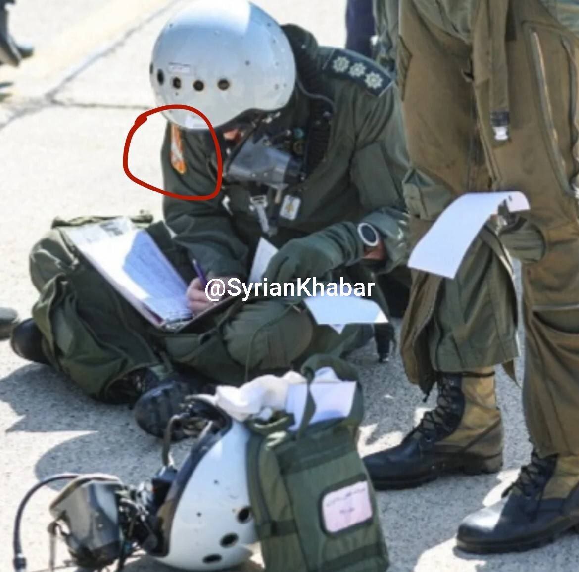 خلبان ارتش ایران با نماد سوخو-۳۵ + عکس خلبان ارتش ایران با نماد سوخو-۳۵ + عکس