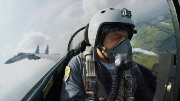 خلبان ارتش ایران با نماد سوخو-۳۵ + عکس خلبان ارتش ایران با نماد سوخو-۳۵ + عکس