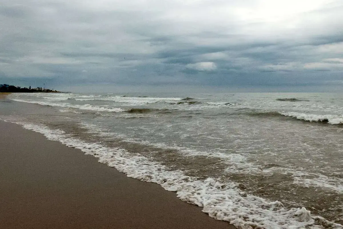 دریای خزر عقب نشست