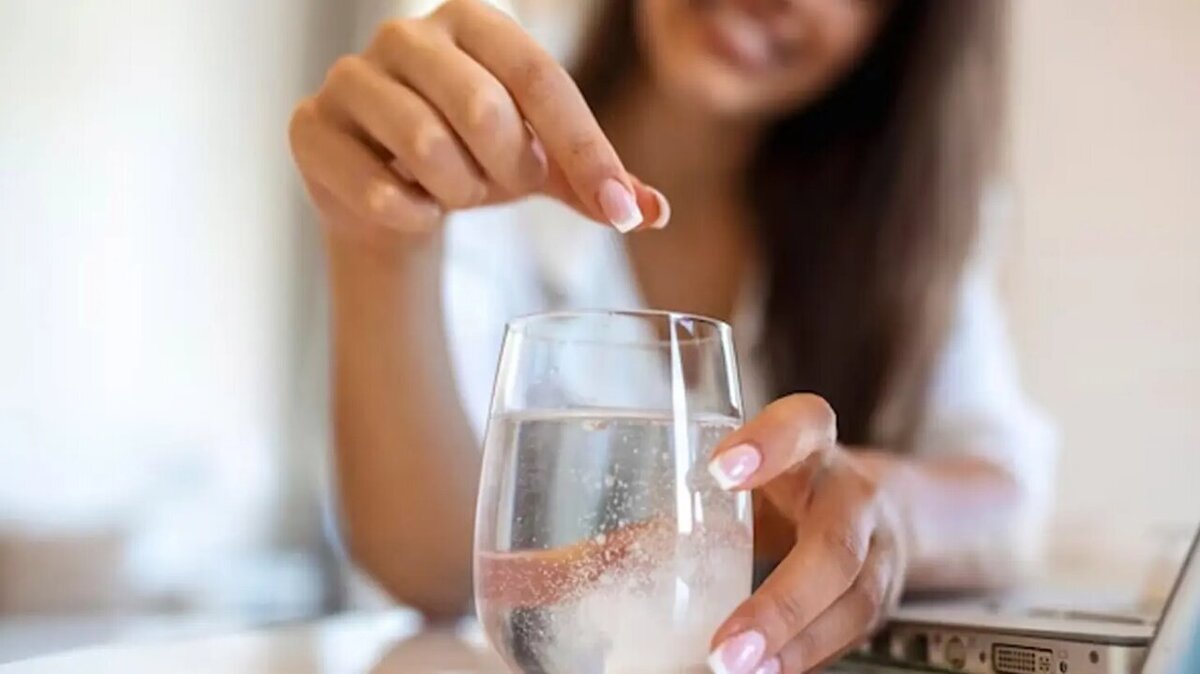 آیا آب نمک و جوش شیرین واقعاً سرماخوردگی را کاهش می‌دهند؟