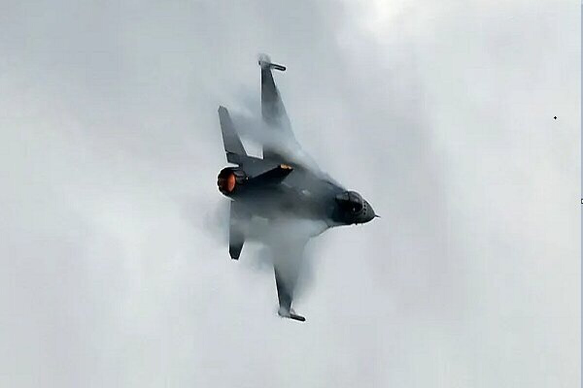 فوری / سقوط یک جنگنده در فرودگاه + فیلم