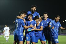 رقیب استقلال از دقیقه ۲۳ ده نفره شد+ فیلم