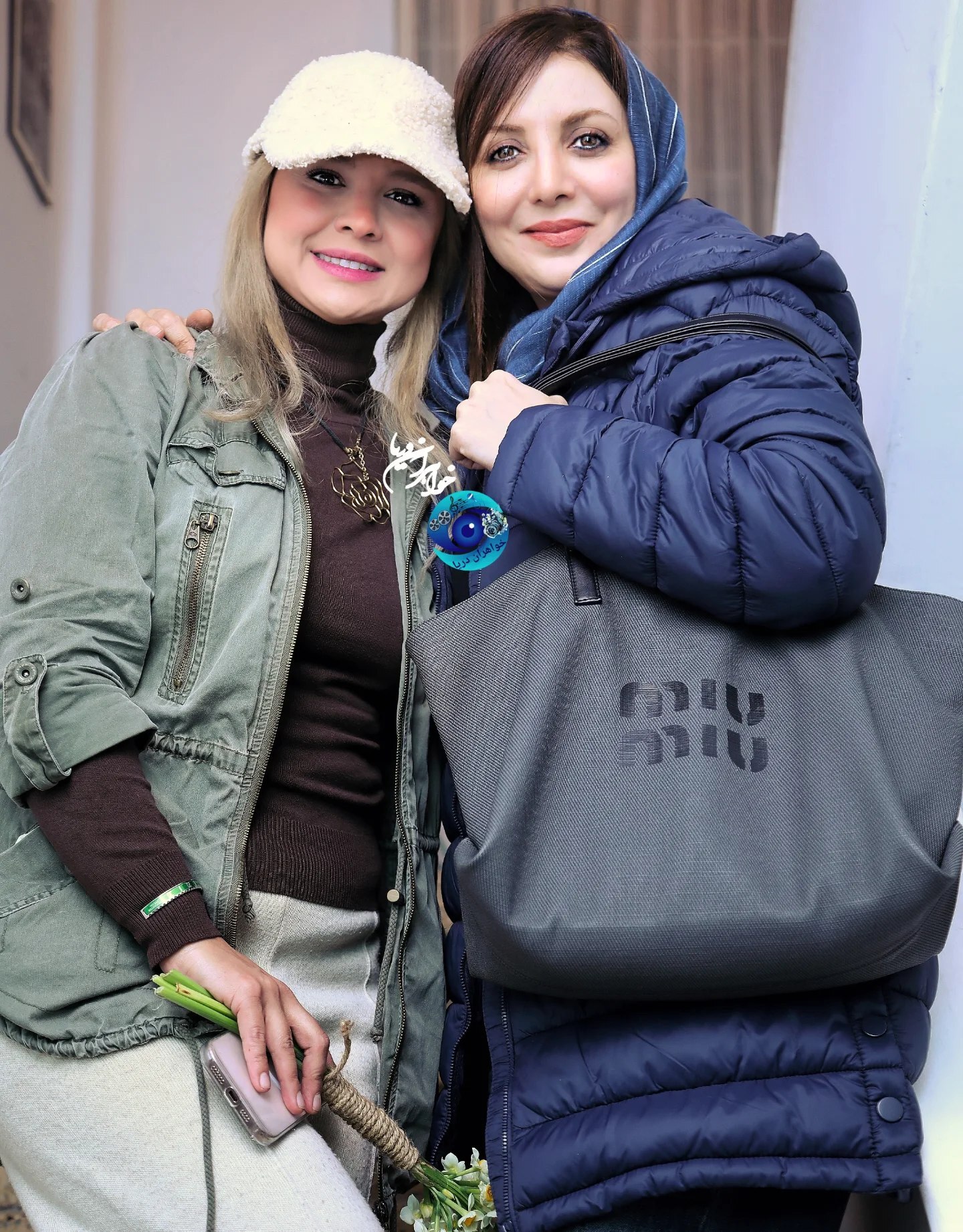 دورهمی بازیگران سریال لیسانسه‌ها با استایل پاییز