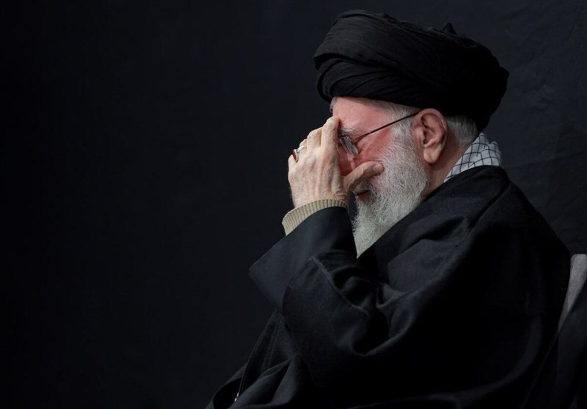 اولین شب مراسم عزاداری شهادت حضرت زهرا (س) با حضور رهبری+ فیلم