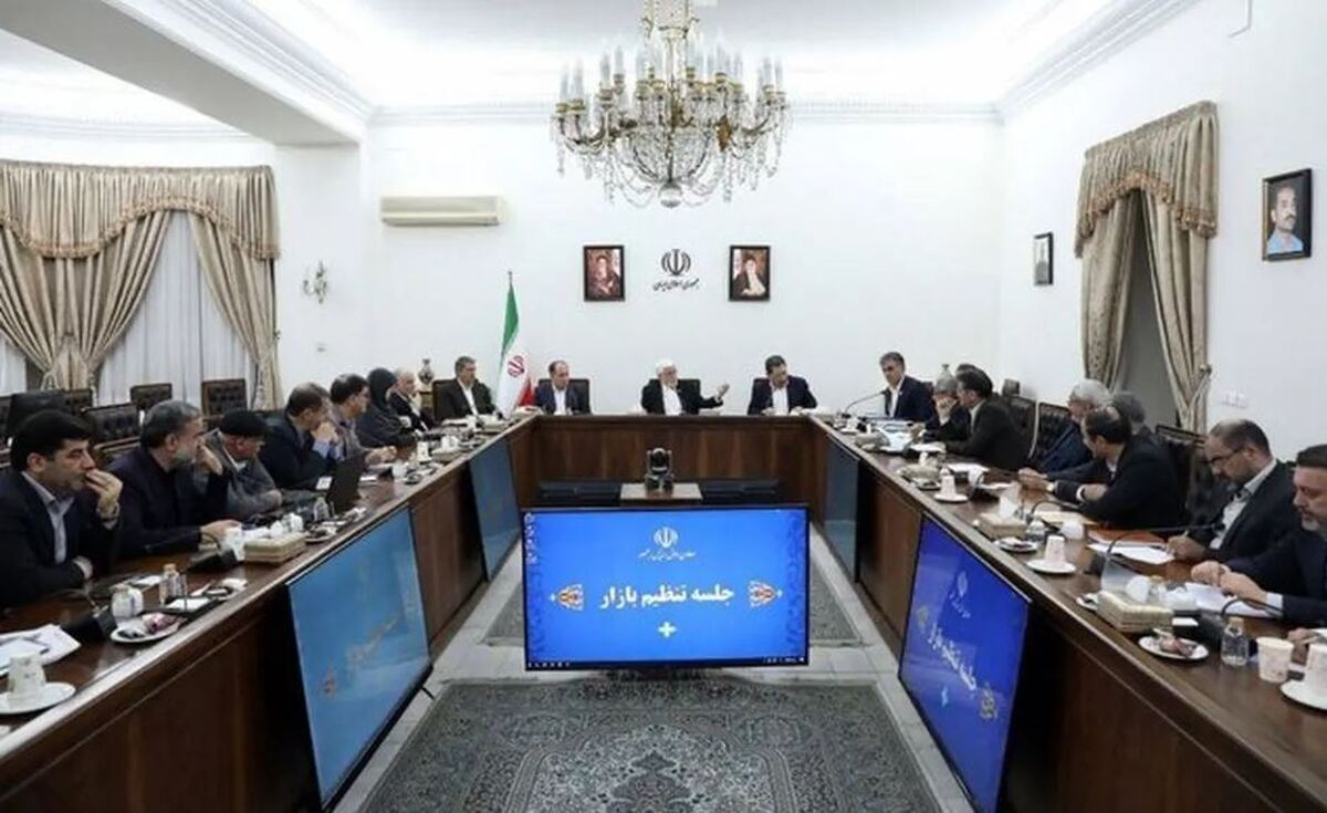 عارف: مسئولان از تریبون‌ها درباره اختلافات صحبت نکنند