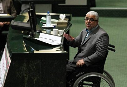 نماینده پیشین: نمایندگان مجلس دوازدهم به کرسی چمدانکشی روسها رسیدهاند