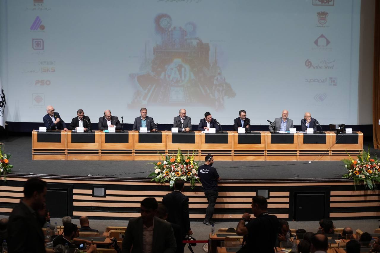 رئیس ایمیدرو: تصمیمات امروز، رقابتپذیری فولاد ایران در آینده را رقم میزند رئیس ایمیدرو: تصمیمات امروز، رقابتپذیری فولاد ایران در آینده را رقم میزند