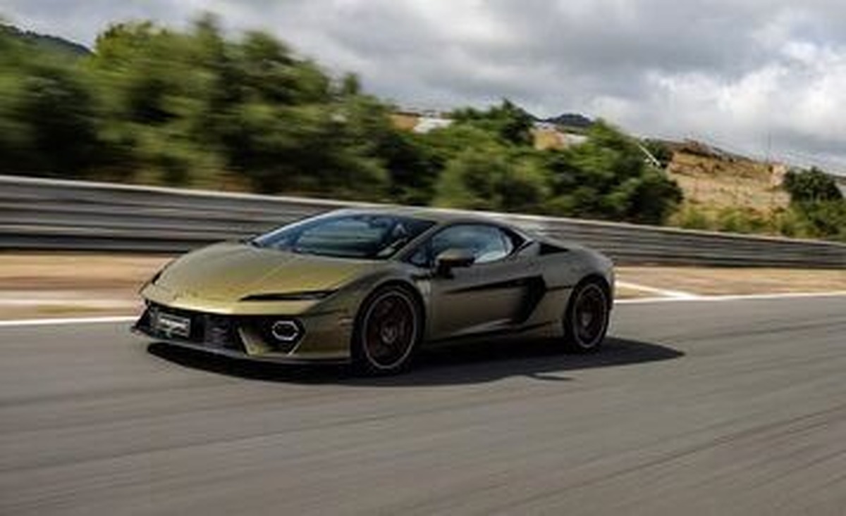 جزئیات قیمت و مدل لامبورگینیهای موجود در ایران جزئیات قیمت و مدل لامبورگینیهای موجود در ایران