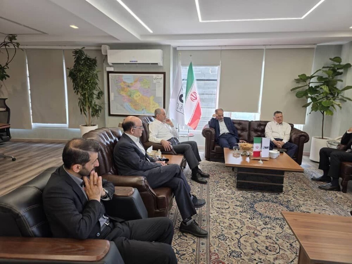 گردهمایی مدیران عامل ادوار فولاد مبارکه؛ همافزایی تجربه و استراتژی برای تداوم رشد اقتصادی گروه گردهمایی مدیران عامل ادوار فولاد مبارکه؛ همافزایی تجربه و استراتژی برای تداوم رشد اقتصادی گروه