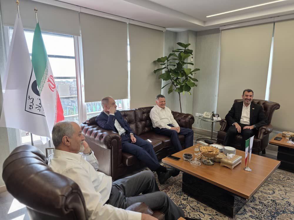 گردهمایی مدیران عامل ادوار فولاد مبارکه؛ همافزایی تجربه و استراتژی برای تداوم رشد اقتصادی گروه گردهمایی مدیران عامل ادوار فولاد مبارکه؛ همافزایی تجربه و استراتژی برای تداوم رشد اقتصادی گروه