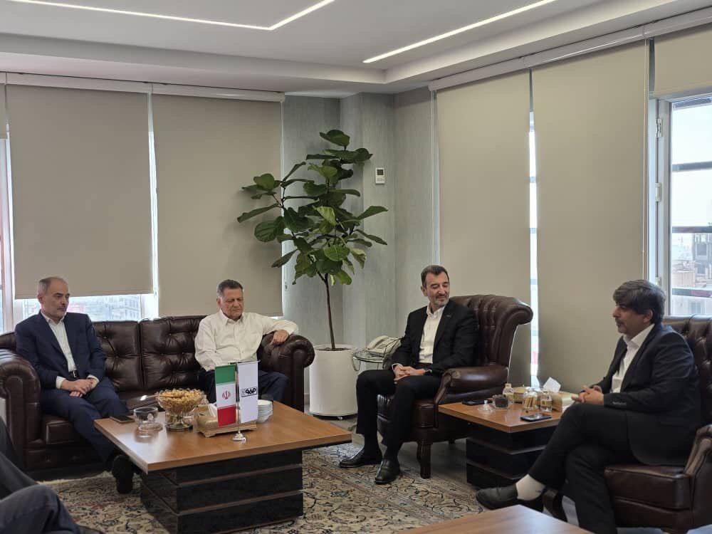 گردهمایی مدیران عامل ادوار فولاد مبارکه؛ همافزایی تجربه و استراتژی برای تداوم رشد اقتصادی گروه گردهمایی مدیران عامل ادوار فولاد مبارکه؛ همافزایی تجربه و استراتژی برای تداوم رشد اقتصادی گروه