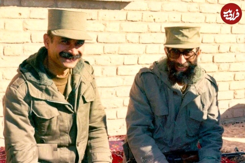 قابی دیده نشده از رهبر انقلاب کنار فرمانده ارتش+ عکس قابی دیده نشده از رهبر انقلاب کنار فرمانده ارتش+ عکس