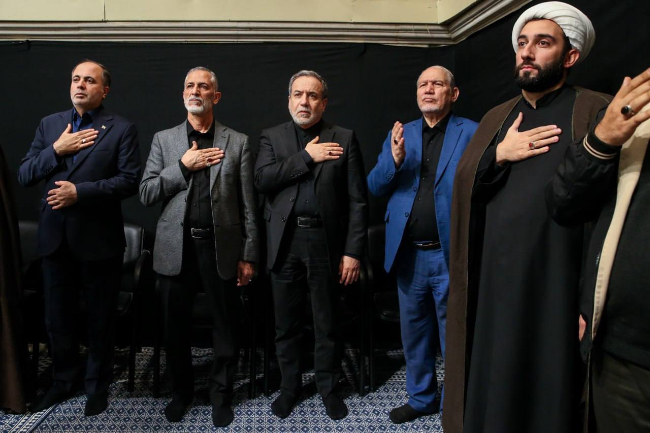 حضور عراقچی در دومین شب مراسم فاطمیه بیت رهبری