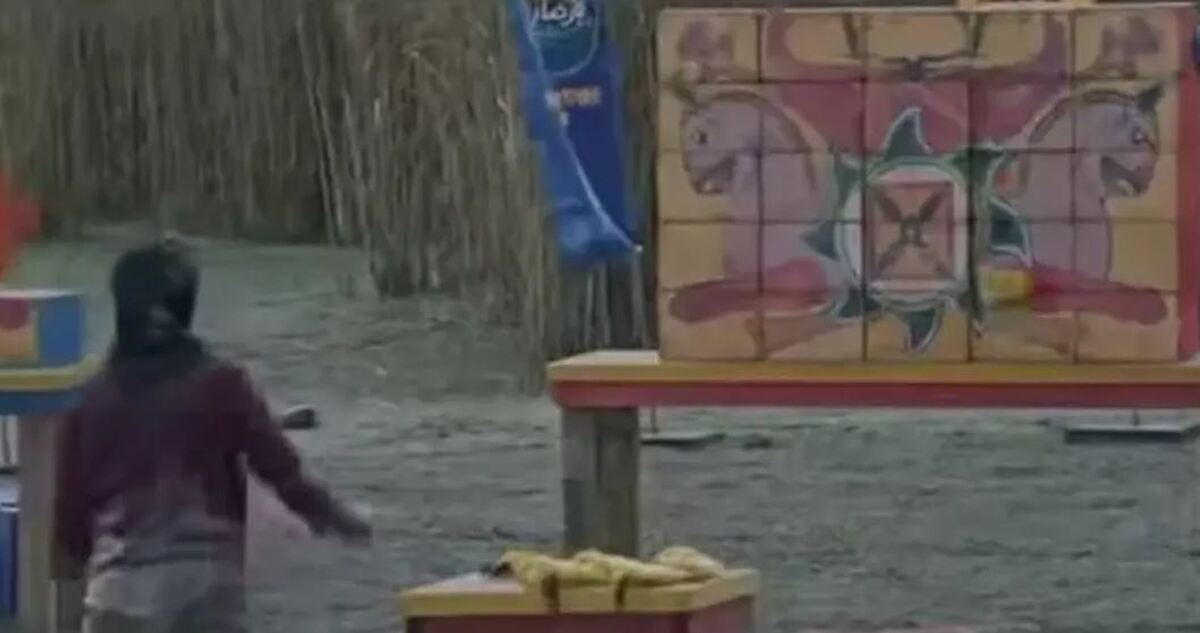 تکرار بی‌حرمتی به نماد‌های تاریخ ایران باستان/ حمله به «درفش کاویانی» در یک برنامه نمایش خانگی + فیلم