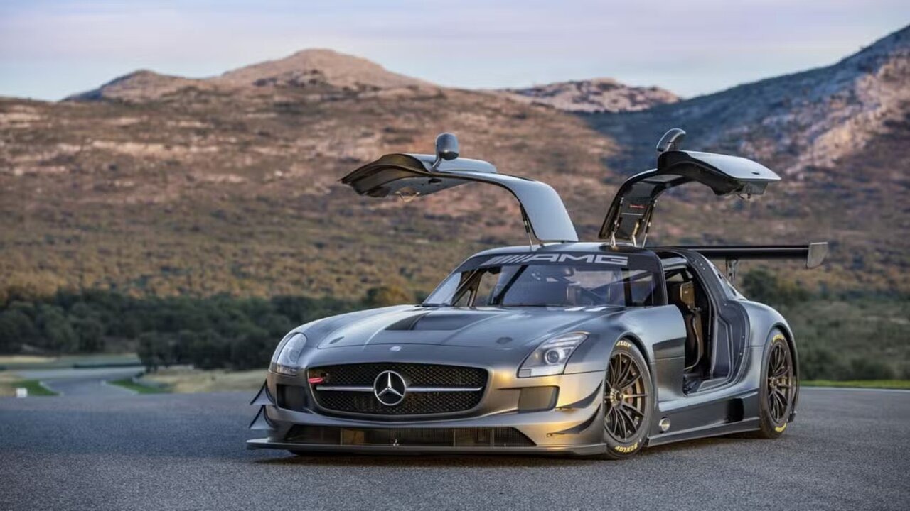 راننده مرسدس در انفجار جان سالم به در برد / داستان SLS AMG افسانهای راننده مرسدس در انفجار جان سالم به در برد / داستان SLS AMG افسانهای